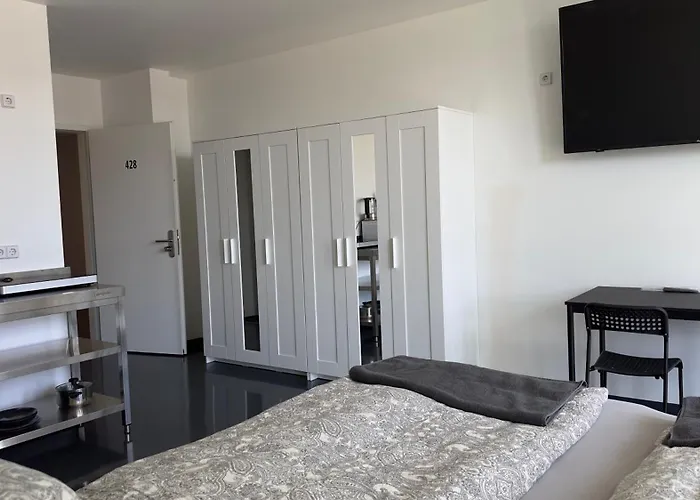 Apartmenthaus In Halle-saale Naehe Hauptbahnhof 3*